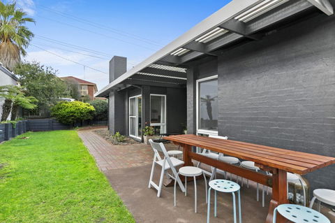 Mysa Anglesea Sleeps 7 WiFi SmartTV Cafes Shops - Mackay Tourism 13