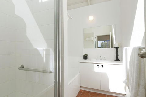 Mysa Anglesea Sleeps 7 WiFi SmartTV Cafes Shops - Mackay Tourism 11