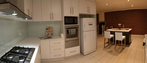 The Gallery Hours - Mackay Tourism 12