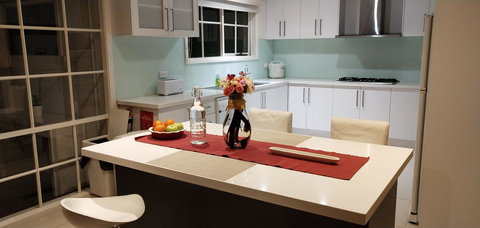 The Gallery Hours - Mackay Tourism 13