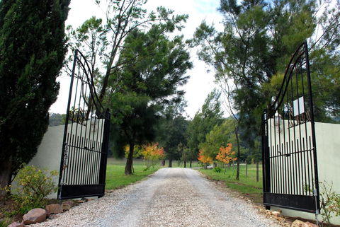 Deville At Healesville - Mackay Tourism 12