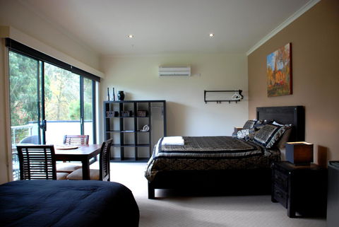 Deville At Healesville - Mackay Tourism 9