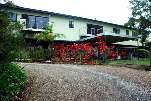 Deville At Healesville - Mackay Tourism 10