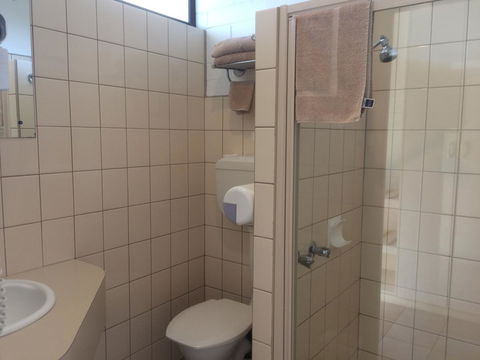 Ambassador Motor Inn - Mackay Tourism 9