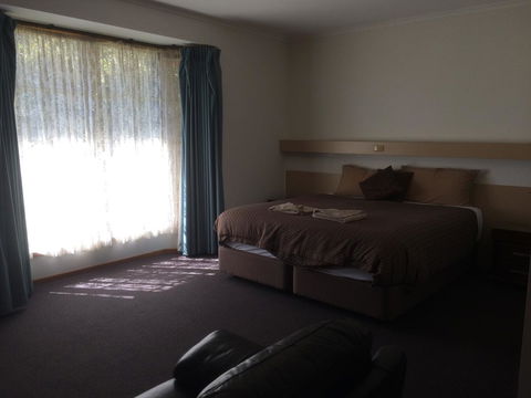 Ambassador Motor Inn - Mackay Tourism 17