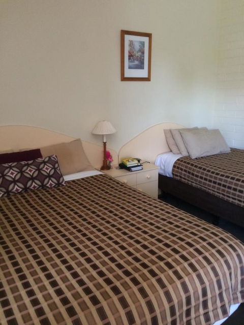 Ambassador Motor Inn - Mackay Tourism 27