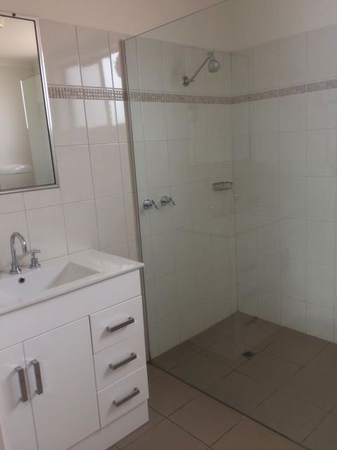 Ambassador Motor Inn - Mackay Tourism 28