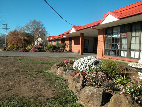 Ambassador Motor Inn - Mackay Tourism 0