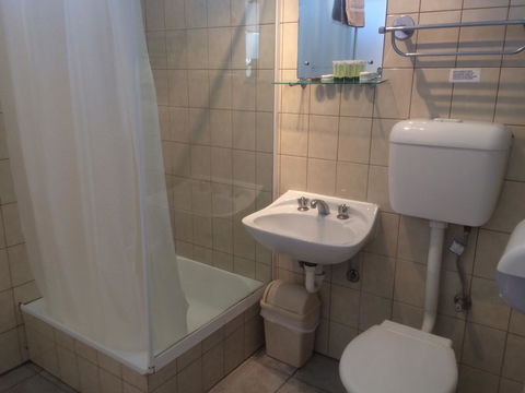 Ambassador Motor Inn - Mackay Tourism 2