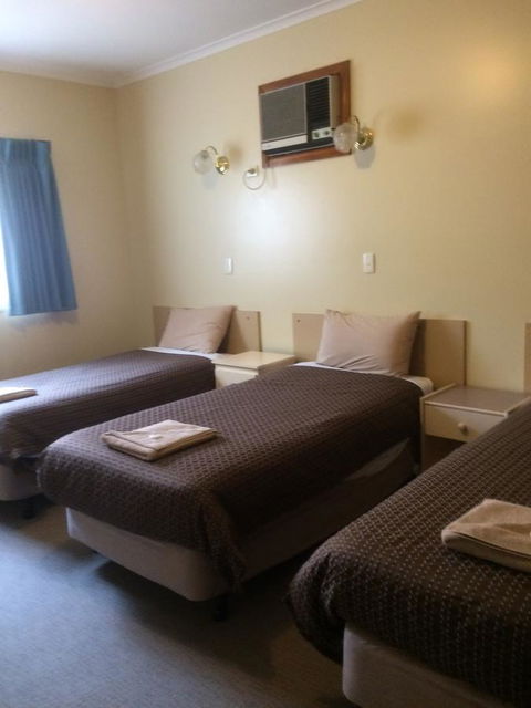 Ambassador Motor Inn - Mackay Tourism 25