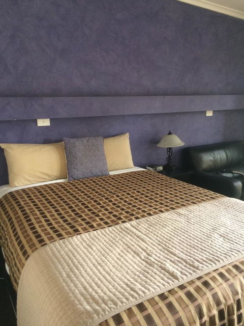 Ambassador Motor Inn - Mackay Tourism 30