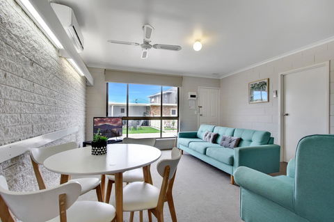 Hybiscus Waterfront Apartments - Mackay Tourism 17