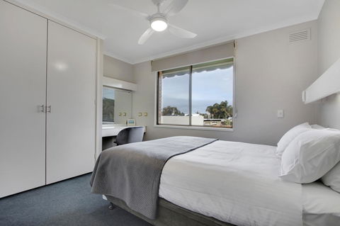 Hybiscus Waterfront Apartments - Mackay Tourism 14