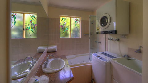 Rainbow Getaway Holiday Apartments - Mackay Tourism 29