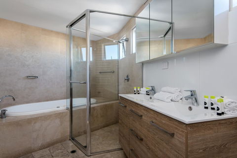 Noosa Blue Resort - Mackay Tourism 18