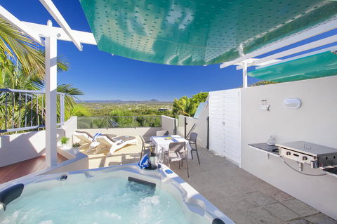Noosa Blue Resort - Mackay Tourism 1
