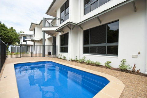 Woodville Beach Townhouse 6 - Mackay Tourism 5