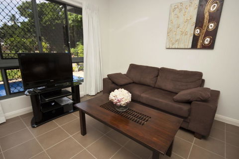 Woodville Beach Townhouse 6 - Mackay Tourism 11