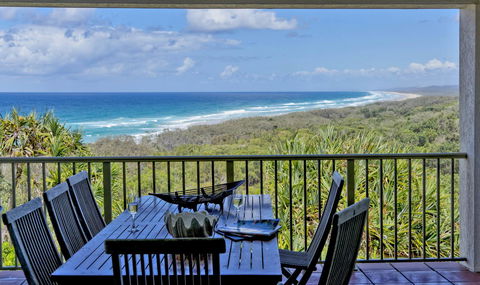 Whale Watch Ocean Beach Resort - Mackay Tourism 1