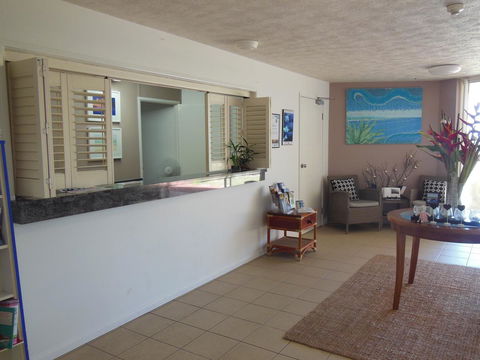 Whale Watch Ocean Beach Resort - Mackay Tourism 10