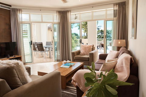 Sea Change Beachfront Apartments - Mackay Tourism 5
