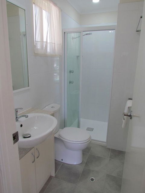 Alex Beach Cabins And Tourist Park - Mackay Tourism 37