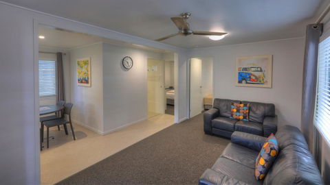 Alex Beach Cabins And Tourist Park - Mackay Tourism 9