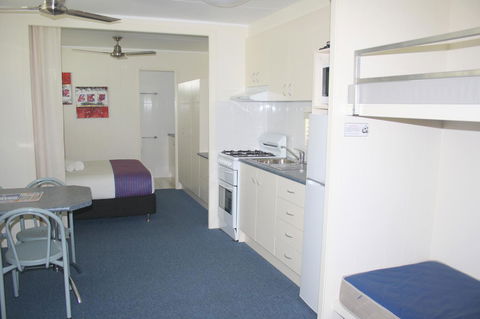 Alex Beach Cabins And Tourist Park - Mackay Tourism 41