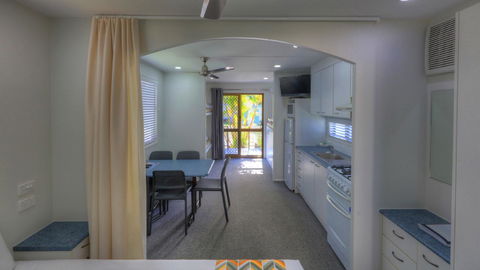 Alex Beach Cabins And Tourist Park - Mackay Tourism 24