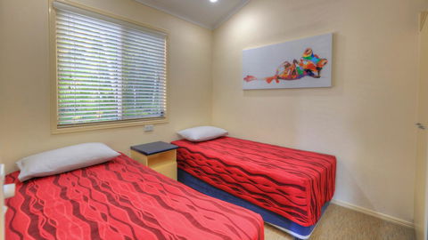 Alex Beach Cabins And Tourist Park - Mackay Tourism 12
