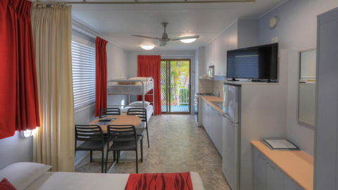 Alex Beach Cabins And Tourist Park - Mackay Tourism 33