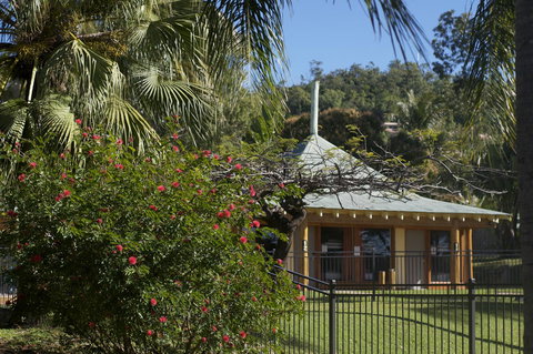 Nomads Airlie Beach - Mackay Tourism 10