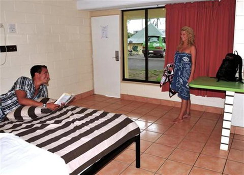 Nomads Airlie Beach - Mackay Tourism 5