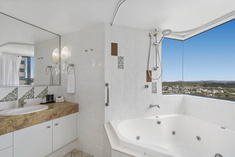 Mantra Mooloolaba Beach - Mackay Tourism 24