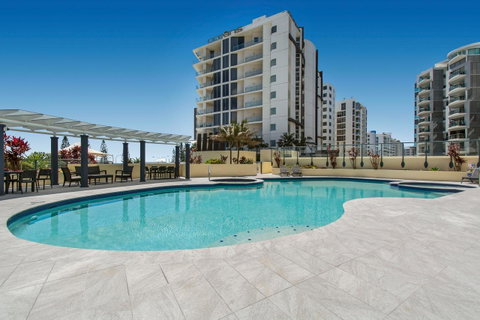 Mantra Mooloolaba Beach - Mackay Tourism 0