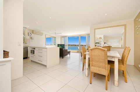 Noosa Harbour Resort - Mackay Tourism 44