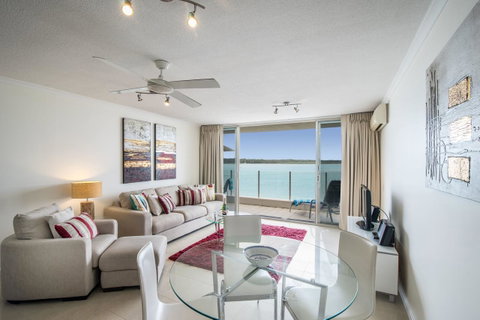 Noosa Harbour Resort - Mackay Tourism 11
