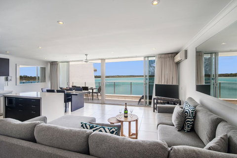 Noosa Harbour Resort - Mackay Tourism 34