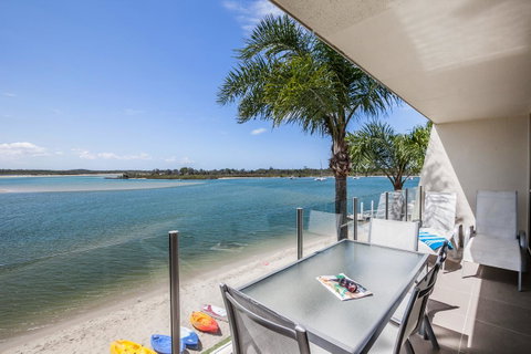 Noosa Harbour Resort - Mackay Tourism 3