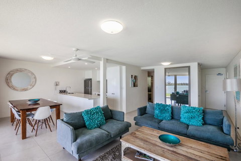 Noosa Harbour Resort - Mackay Tourism 23