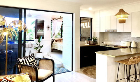 NOMAD - Luxe Apartment - Mackay Tourism 23