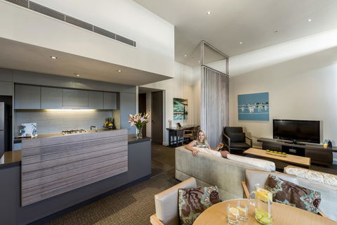 Oaks Redcliffe Mon Komo Suites - Mackay Tourism 21