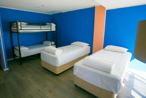 Rainbow Bay Backpackers - Mackay Tourism 10