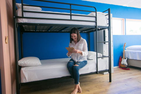 Rainbow Bay Backpackers - Mackay Tourism 16