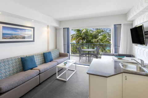 Ramada Resort By Wyndham Golden Beach - Mackay Tourism 23