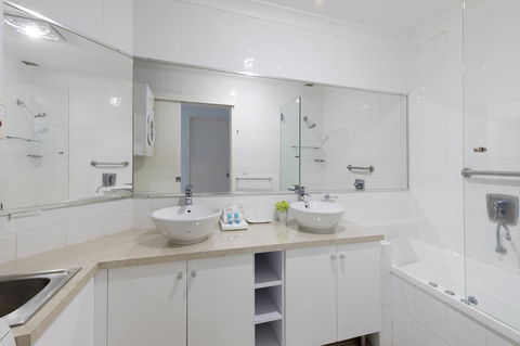 Noosa Shores Resort - Mackay Tourism 16