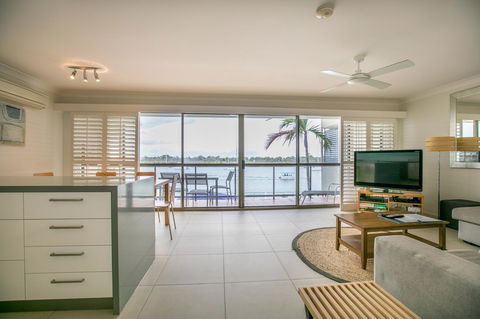 Noosa Shores Resort - Mackay Tourism 4