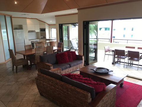 Bella Casa Noosa - Mackay Tourism 35