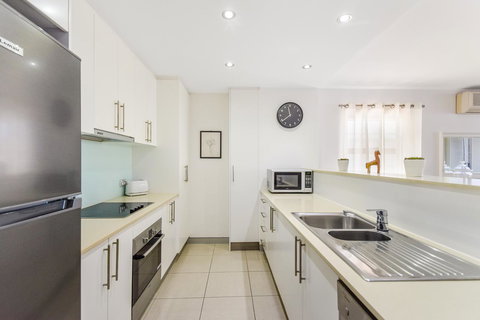 Redvue Holiday Apartments - Mackay Tourism 5