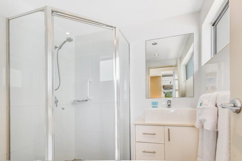 Redvue Holiday Apartments - Mackay Tourism 7